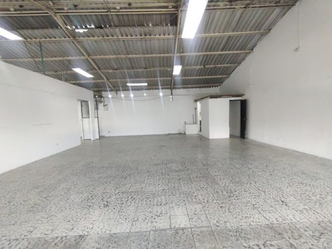 Bodega en arriendo en Laureles, Medellín, 220 m² · foto 4 de 17