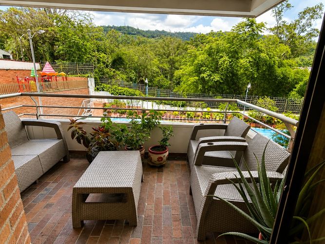 Apartamento de 4 alcobas en venta en Cabecera Del Llano, Bucaramanga, 175 m² · foto 4 de 5