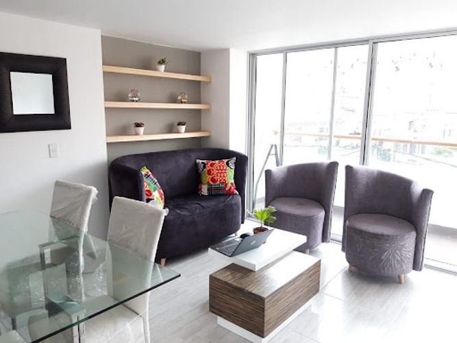 Edificio en venta en La Castellana, Medellín, 1400 m² · foto 2 de 21