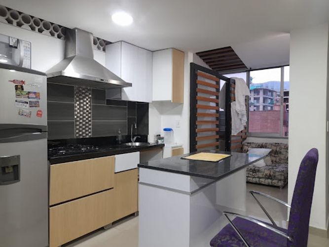 Edificio en venta en La Castellana, Medellín, 1400 m² · foto 5 de 21