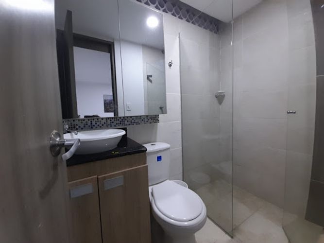 Edificio en venta en La Castellana, Medellín, 1400 m² · foto 18 de 21