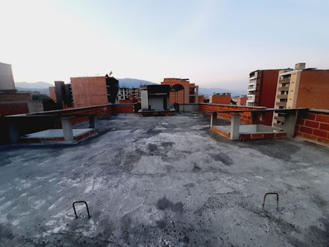 Edificio en venta en La Castellana, Medellín, 1400 m² · foto 20 de 21