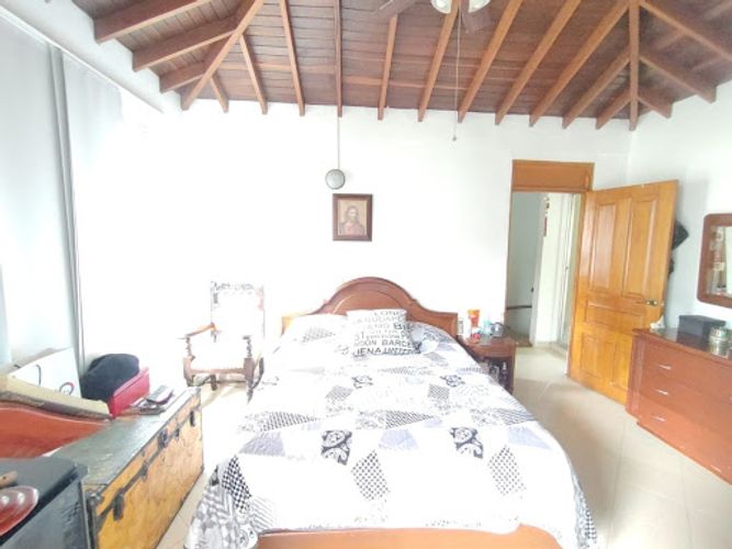 Apartamento de 5 alcobas en venta en Patio Bonito, Medellín, 200 m² · foto 13 de 24