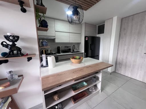 Apartamento de 2 alcobas en venta en Aves Maria, Sabaneta, 69 m² · foto 2 de 24