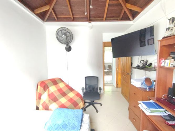 Apartamento de 5 alcobas en venta en Patio Bonito, Medellín, 200 m² · foto 18 de 24