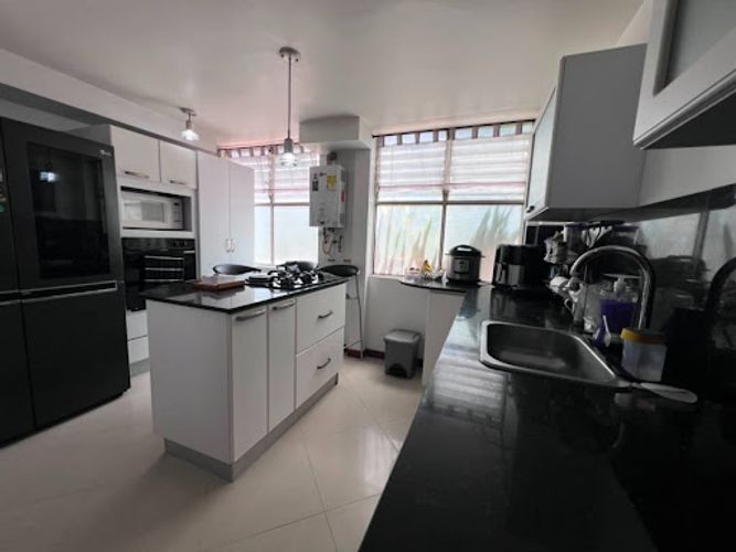 Casa de 4 alcobas en venta en Shellmar, Medellín, 175 m² · foto 2 de 24