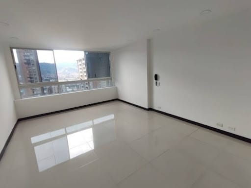 Oficina en venta en Las Palmas, Medellín, 60 m² · foto 3 de 9