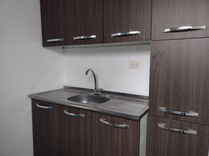 Local en arriendo en Laureles, Medellín, 267 m² · foto 2 de 12