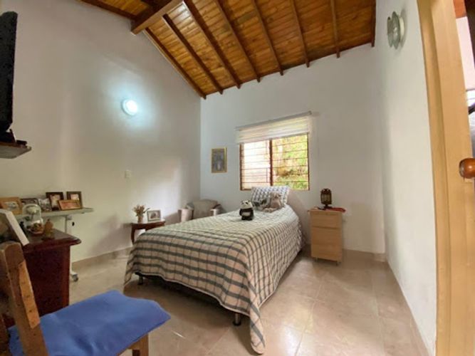 Casa de 4 alcobas en venta en El Salado, Envigado, 244 m² · foto 12 de 24