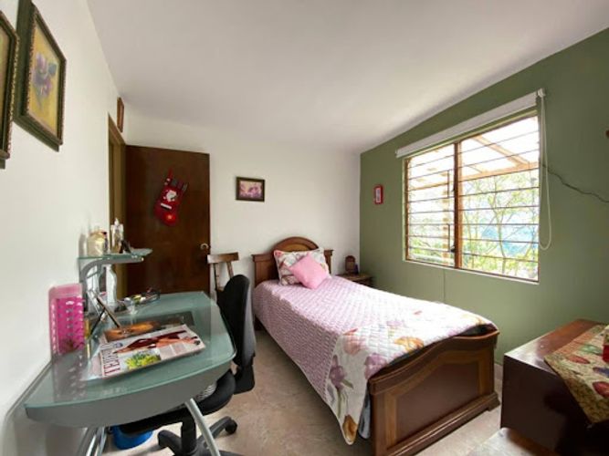 Casa de 4 alcobas en venta en El Salado, Envigado, 244 m² · foto 13 de 24