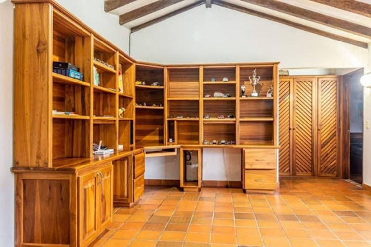 Casa de 5 alcobas en venta en La Catedral, Sabaneta, 550 m² · foto 11 de 22