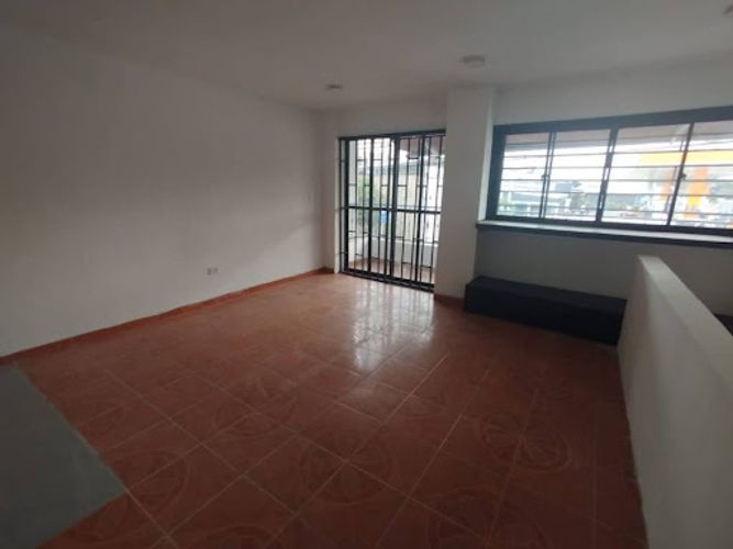Local en arriendo en Caribe, Medellín, 40 m² · foto 2 de 10