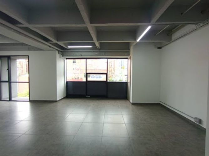 Oficina en arriendo en Lorena, Medellín, 67 m² · foto 2 de 3