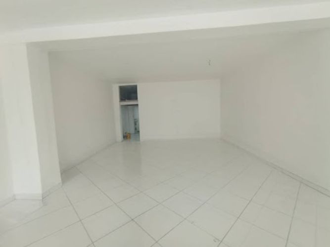 Local en arriendo en San Benito, Medellín, 84 m² · foto 2 de 5