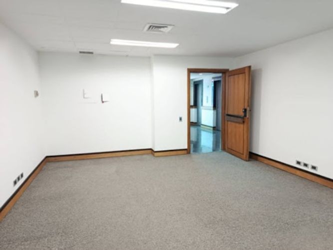 Oficina en arriendo en Los Balsos, Medellín, 47 m² · foto 5 de 6