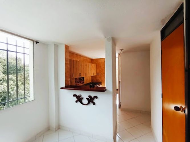 Casa de 3 alcobas en venta en Pajarito, Medellín, 86 m² · foto 6 de 24