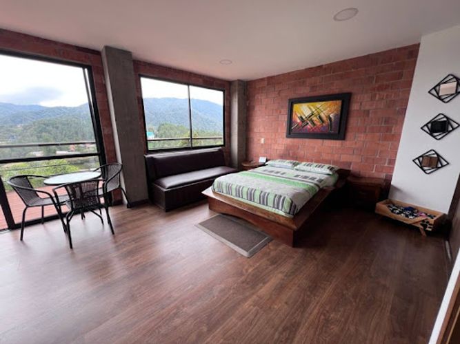 Casa de 7 alcobas en venta en Loma Del Escobero, Envigado, 472 m² · foto 9 de 24