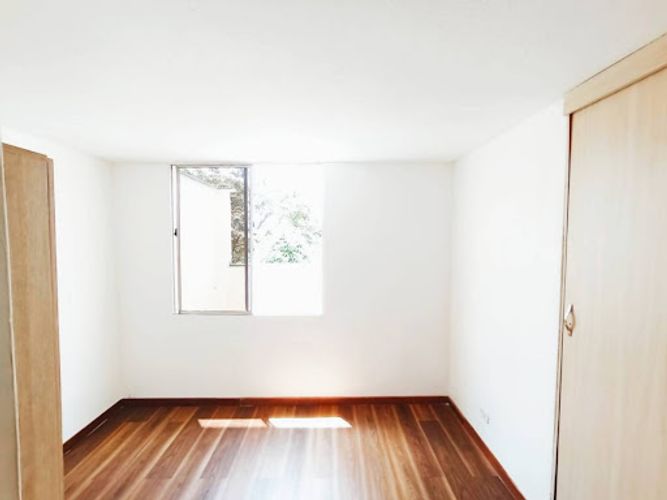 Casa de 3 alcobas en venta en Pajarito, Medellín, 86 m² · foto 10 de 24