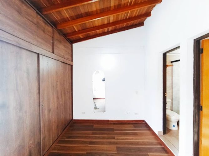 Casa de 3 alcobas en venta en Pajarito, Medellín, 86 m² · foto 14 de 24
