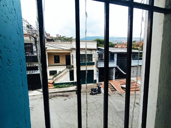 Casa de 3 alcobas en venta en Pajarito, Medellín, 86 m² · foto 16 de 24