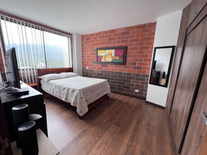 Casa de 7 alcobas en venta en Loma Del Escobero, Envigado, 472 m² · foto 17 de 24