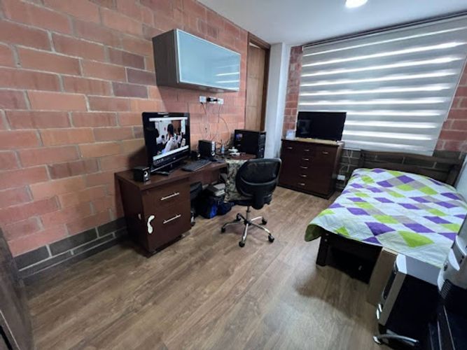 Casa de 7 alcobas en venta en Loma Del Escobero, Envigado, 472 m² · foto 18 de 24