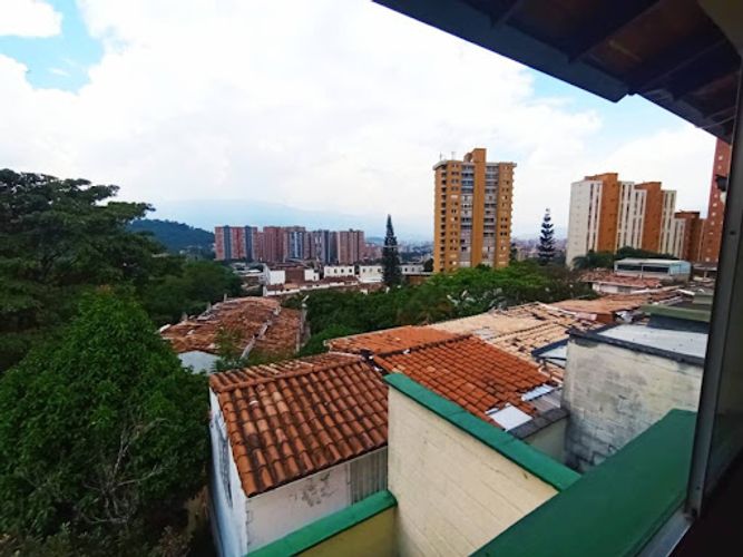 Casa de 3 alcobas en venta en Pajarito, Medellín, 86 m² · foto 20 de 24