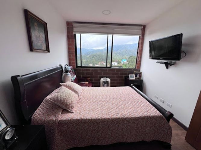 Casa de 7 alcobas en venta en Loma Del Escobero, Envigado, 472 m² · foto 19 de 24
