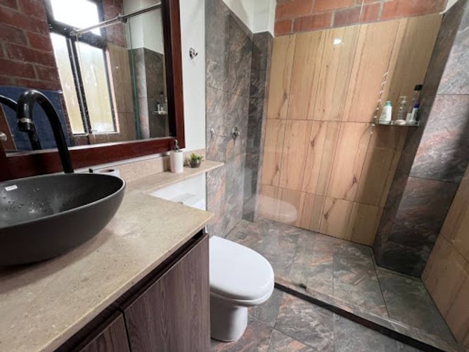 Casa de 7 alcobas en venta en Loma Del Escobero, Envigado, 472 m² · foto 20 de 24