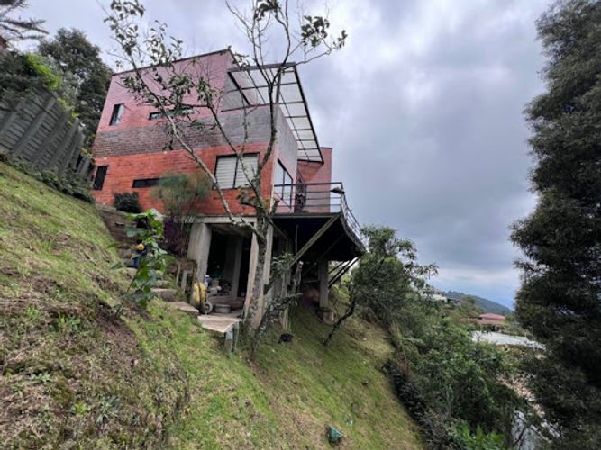 Casa de 7 alcobas en venta en Loma Del Escobero, Envigado, 472 m² · foto 21 de 24
