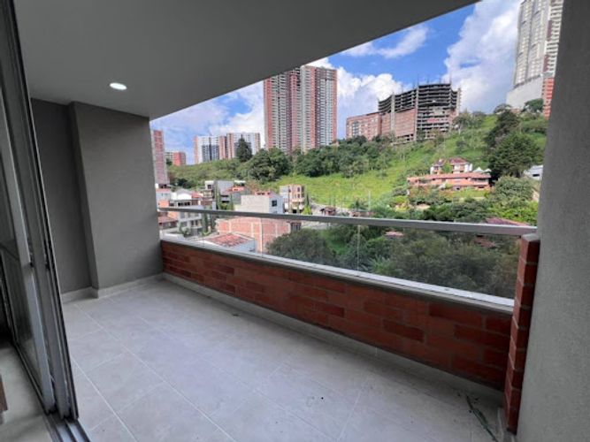 Apartamento de 2 alcobas en venta en La Doctora, Sabaneta, 61 m² · foto 2 de 18