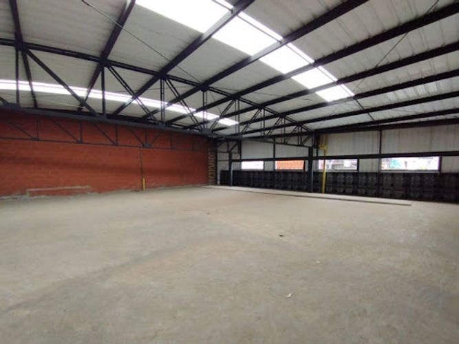 Bodega en arriendo en Las Cabañas, Marinilla, 500 m² · foto 10 de 11