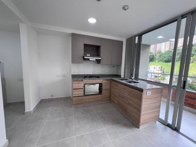 Apartamento de 2 alcobas en venta en La Doctora, Sabaneta, 61 m² · foto 4 de 18
