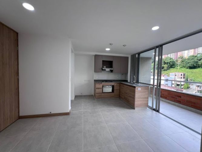 Apartamento de 2 alcobas en venta en La Doctora, Sabaneta, 61 m² · foto 5 de 18