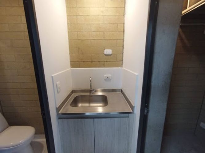 Oficina en arriendo en La Aguacatala, Medellín, 70 m² · foto 4 de 6