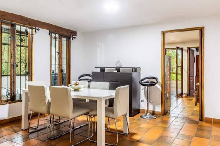 Casa de 5 alcobas en arriendo en La Catedral, Sabaneta, 550 m² · foto 2 de 22