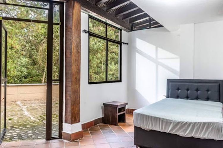 Casa de 5 alcobas en arriendo en La Catedral, Sabaneta, 550 m² · foto 10 de 22