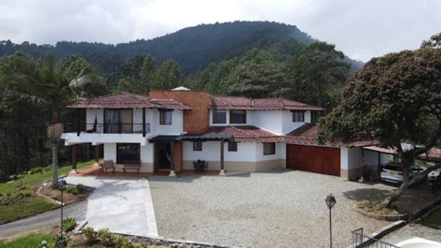 Casa de 5 alcobas en arriendo en La Catedral, Sabaneta, 550 m² · foto 17 de 22