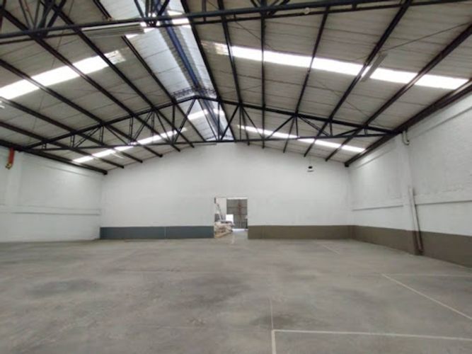 Bodega en arriendo en San Lorenzo, Rionegro, 1500 m² · foto 3 de 15