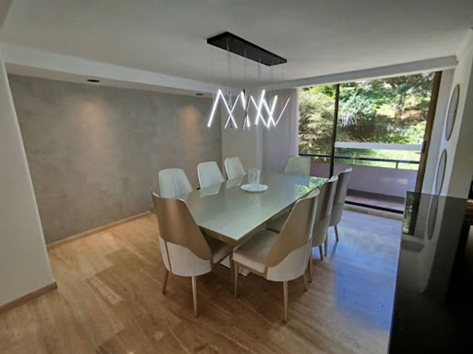 Apartamento de 4 alcobas en arriendo en Loma Del Campestre, Medellín, 365 m² · foto 4 de 24