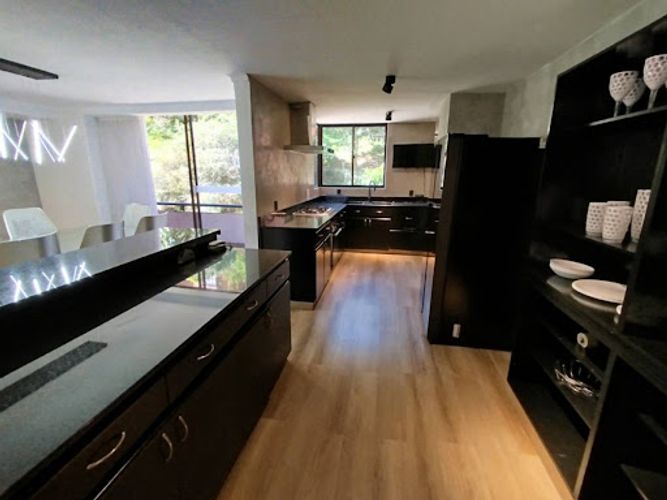 Apartamento de 4 alcobas en arriendo en Loma Del Campestre, Medellín, 365 m² · foto 5 de 24