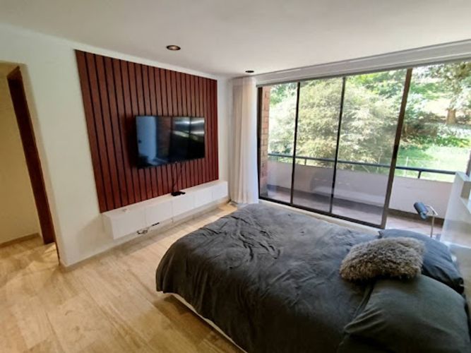 Apartamento de 4 alcobas en arriendo en Loma Del Campestre, Medellín, 365 m² · foto 17 de 24