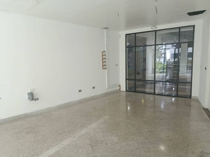 Local en arriendo en Milla De Oro, Medellín, 230 m² · foto 10 de 13