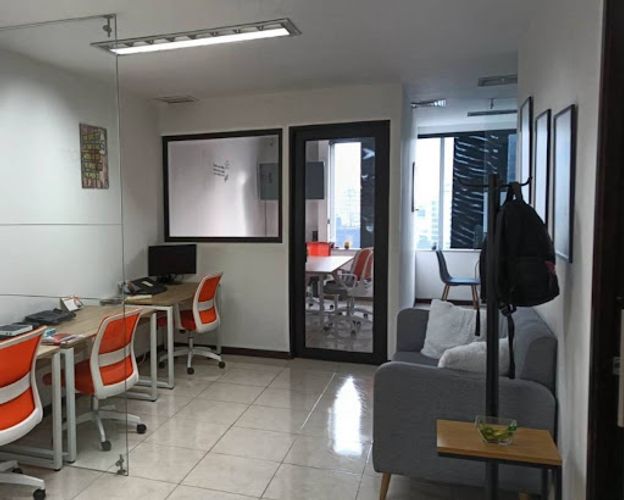 Oficina en arriendo en Milla De Oro, Medellín, 45 m² · foto 2 de 5
