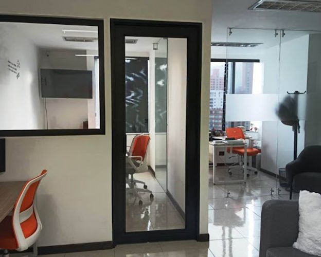 Oficina en arriendo en Milla De Oro, Medellín, 45 m² · foto 4 de 5