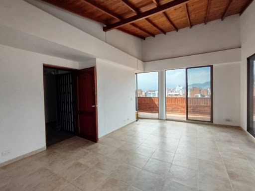 Apartamento en arriendo en Laureles, Medellín · foto 2 de 24