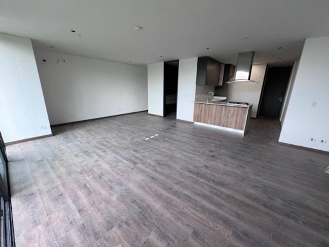 Apartaestudio en venta en Altos Del Poblado, Medellín, 63 m² · foto 7 de 20