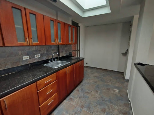 Apartamento en arriendo en Laureles, Medellín · foto 5 de 24