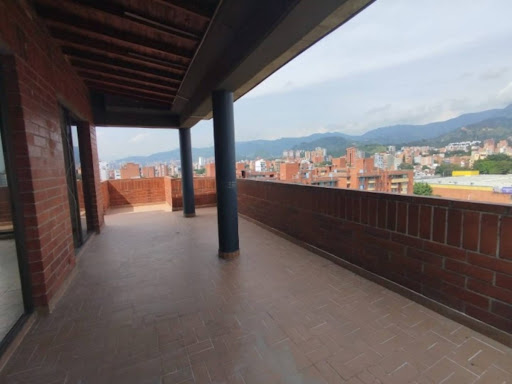 Apartamento en arriendo en Laureles, Medellín · foto 8 de 24