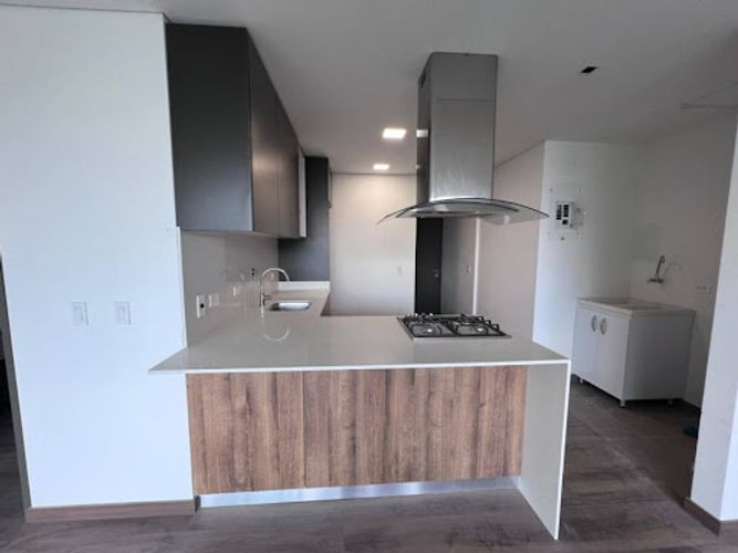 Apartaestudio en venta en Altos Del Poblado, Medellín, 63 m² · foto 13 de 20